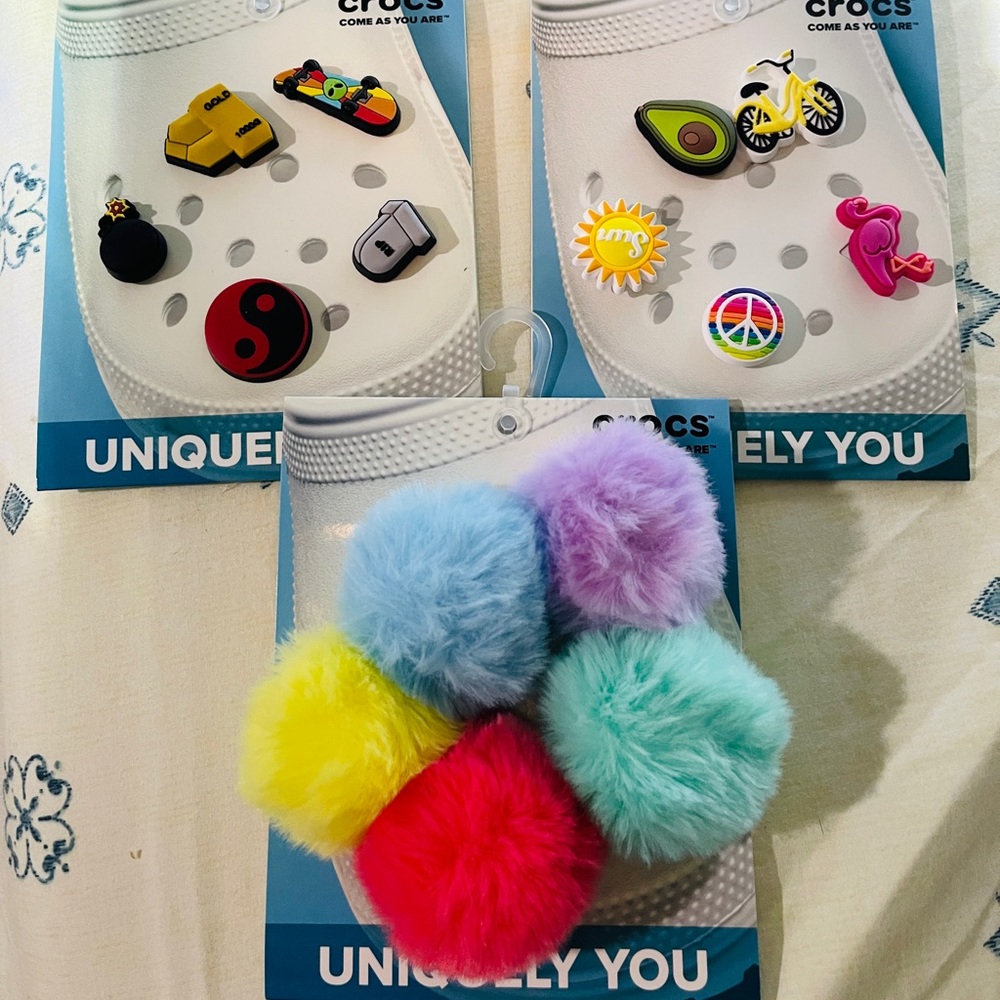 1 pack of Sunny Days, 1 pack of sk8r BOI, 1 pack Bright Color Puff Ball.